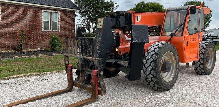 2016 JLG 10054